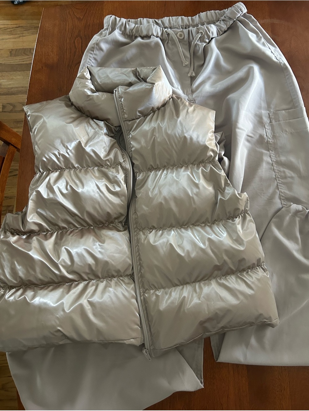 Weissman Hip Hop set low rise Cargo Pants in Light Taupe w/shiny puffer vest. AS